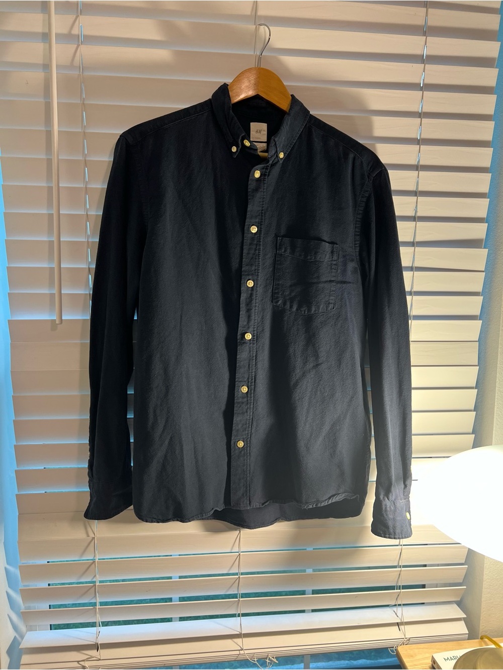 H&M Black Long-Sleeve Button-Down Shirt